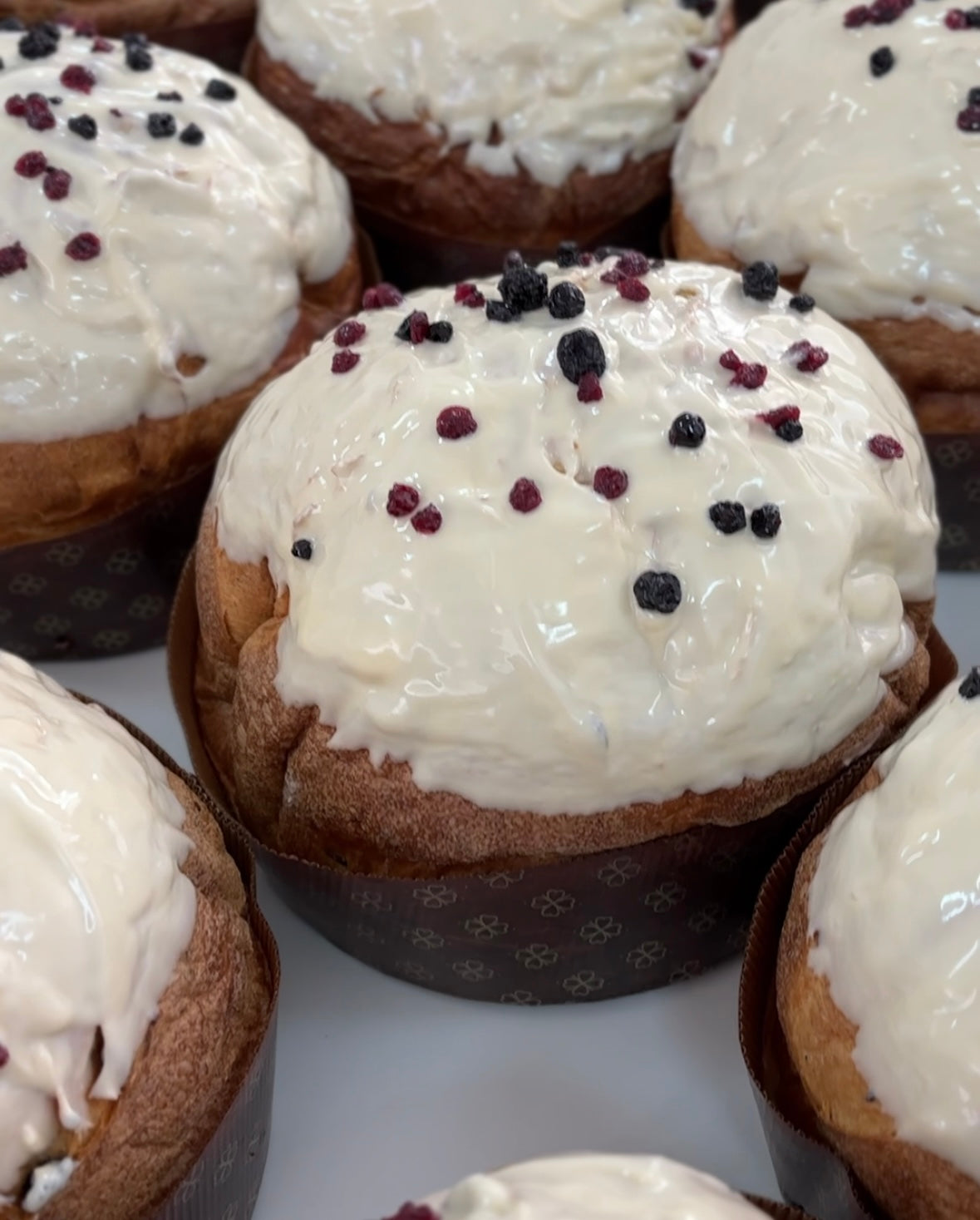 Panettone ai frutti di bosco con l’impasto integrale